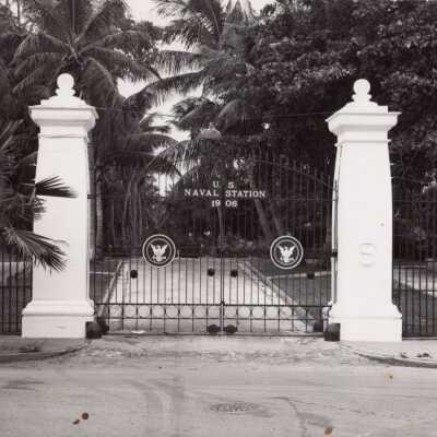 US Naval Station (Presidential) Gate at Caroline Street: Copyright: © Key West Art & Historical Society; Origformat: Print-Photographic