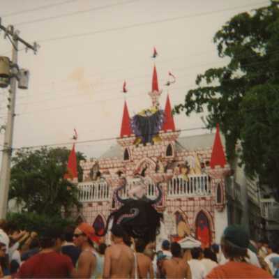 An unknown building on Duval at castle.