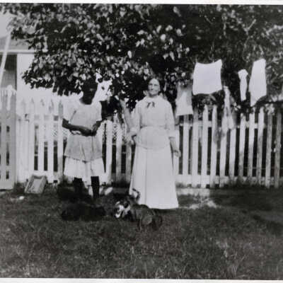 Mary Bethel and Sarah at the Lighthouse
