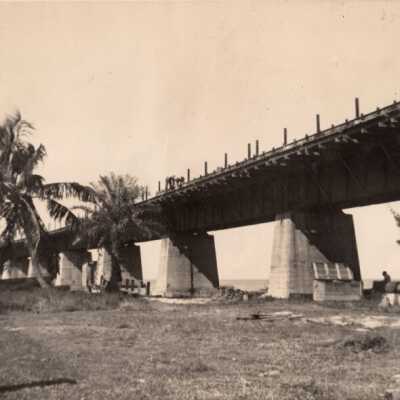 Old Seven Mile Bridge construction: Copyright: © Key West Art & Historical Society; Origformat: Print-Photographic