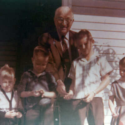 Harry S Truman with the Spottswood Family