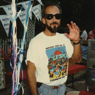 An unknown man wearing a FF t shirt.