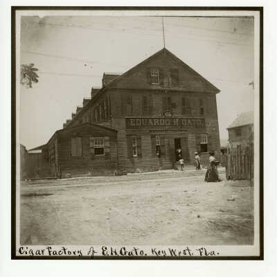 Eduardo Hidalgo Gato Cigar Factory