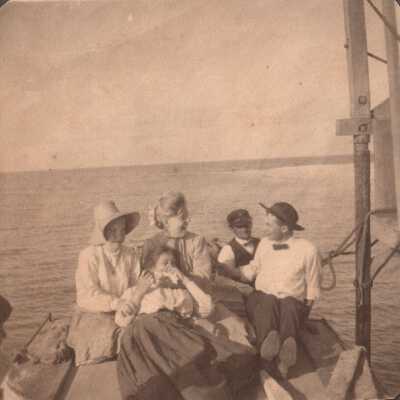 Unknown group on boat: Copyright: © Key West Art & Historical Society; Origformat: Print-Photographic