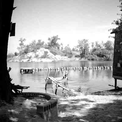 Looking_west_S_305_C.jpg 100KB
