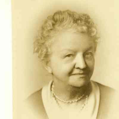 Ellyn (Olsen) Bryan 0001.JPG 109KB: Ellen Serena (Olsen) Bryan - born Chicago Nov. 12, 1861; died 1938. The Bryan children were Nellie (1885-1972);  Willis Simon (1888-1972); Lillian (1895-2000); Hallie (1898-1977); and Douglass (1901-1976).