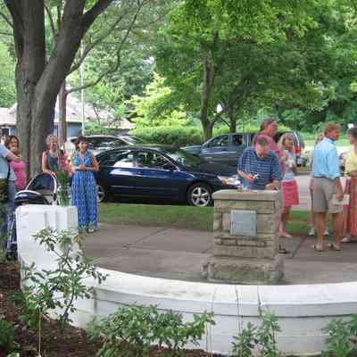 MayMemorial-FromBehindFountain.JPG 1.6MB