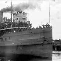          Deam04.jpg 328KB; soldiers in uniform gathered on top decks of steamship
   