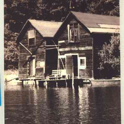 Scan-100806-0003.jpg 667KB: OxBow Studios Est Late 1940s