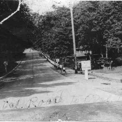 89-1-168_Oval_Beach_Rd._Lincoln_Rd..jpg: Perryman Street, the road to Oval Beach, was once called Lincoln Road
