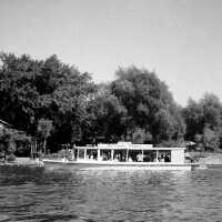          Waugun tour boat picture number 2
   