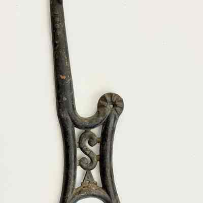 Leg, folding seat