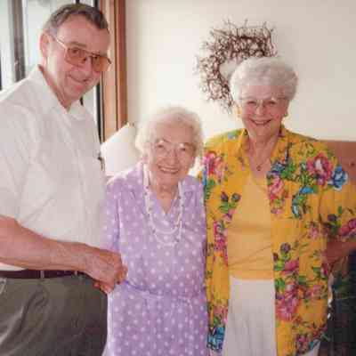 L-R: Bill Manifold, Eleanor Ericson, Mary Ann Curtis 1997: Stube78 Eleanor Ericson Interviewed in Saugatuck _97.jpg 4.4MB