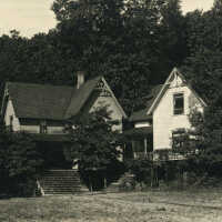          Beachway cottages ca 1906
   