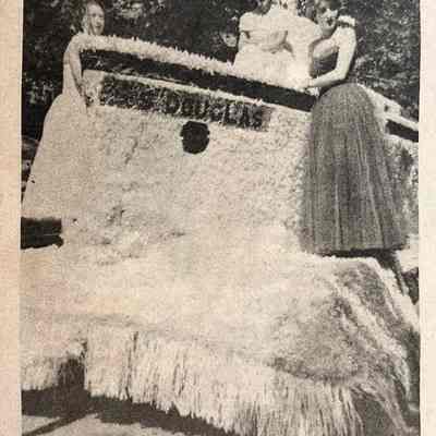 page 28: Miss Douglas 1952 Vera Bruce Bale, Mary Jane Campbell and Margaret Ann Van Syckel
