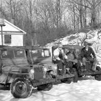          Bennett cottage and jeeps 1949 picture number 1
   