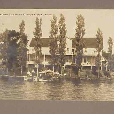 LakeKalamazooHouse-2.JPG 24KB