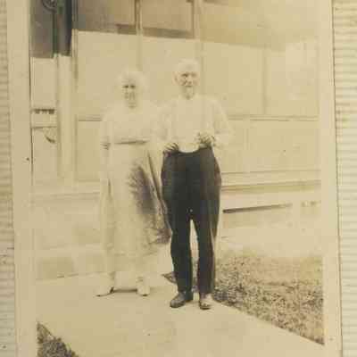 EDG-0030-2WmB-EllaEdgcomb.JPG 165KB: Grandma & Grandpa Edgcomb