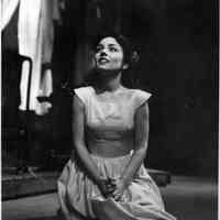          Woman kneeling.jpg 1MB
   
