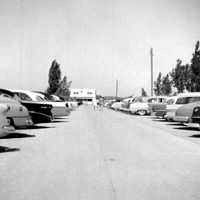 625 2/2	Saugatuck - Beach	8/1956	Oval Beach parking area