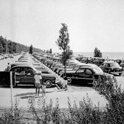 625 2/2	Saugatuck - Beach	8/1956	Oval Beach parking area: Parking Lot, Oval Beach, ca.