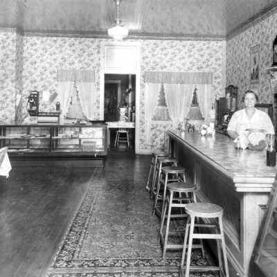 Bea Wiegert - Douglas Cafe tu