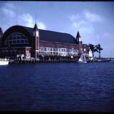 MyerWarf_16_.jpg 773KB: cruisers and sailboats