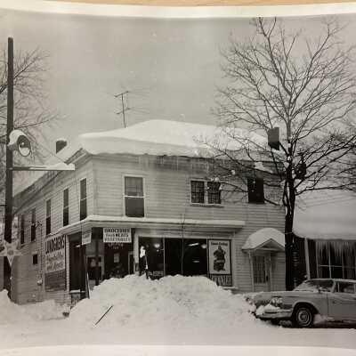 1962 photo take by Fr Verne Hohl - Butler St, corner Mason & Butler. Lundgren’s Grocery (Now Pumpernickels)