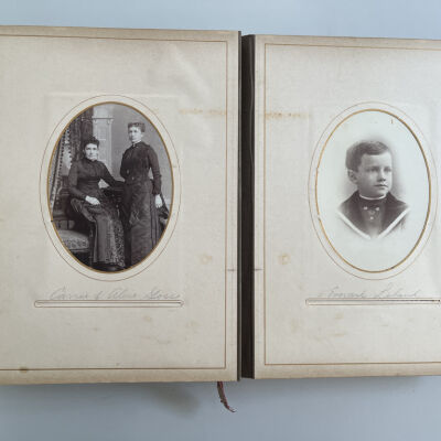 Carrie & Allice Goss, Everard Leland
