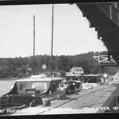 Pavilion dock with boats ca 1945.jpg 687KB Campbell collection