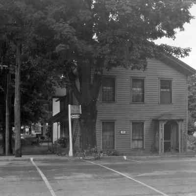 ButlerHouseMary-Butler.jpg 275KB: Electric street light visible on far left