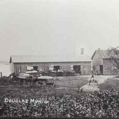 Warehouse end of Center St Douglas.jpg 1MB
