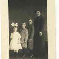          HH-0019-MrsArendBossman-children.JPG 134KB
   