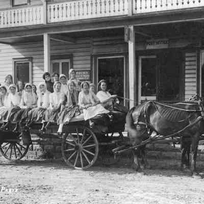 Glenn Hayrack party.jpg 1.6MB