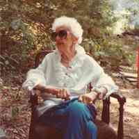          Jean 1985.jpg 371KB
   