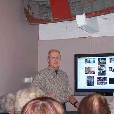 100_4195 Norm Dean talk 2006.jpg 895KB: Norm Deam giving a Tuesday Talk about the lighthouse at the museum in 2006. The talk was so well attended, Norm repeated the presentation in 2007.