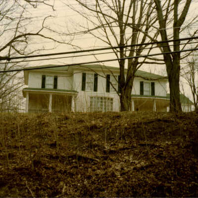 Another photo of the Bolton house from the Jayne Bird Van Dis collection, Aug. 2005