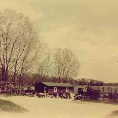 FishhousesGiffithCulver1947.jpg 643KB: Demerest shanty building when it was part of George Sewers fishing operation near Culver St.