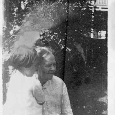 89-1-162_E_Newnham.jpg 230KB