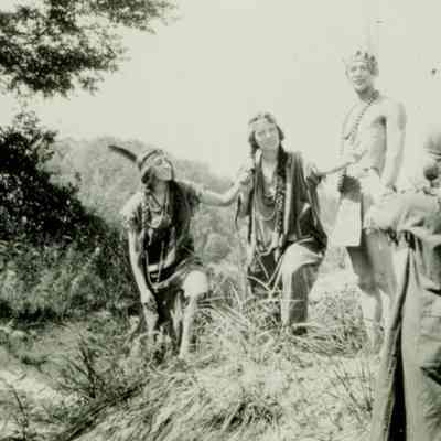 dressedIndians.jpg 644KB