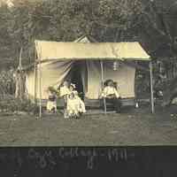          MF-SA-0002.JPG 1.5MB; tenting behind Cozy Cottage
   