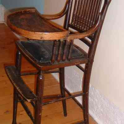 5-HelensHighchair.jpg 351KB
