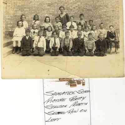 MWM-BettyStillson2ndRowLft.JPG 555KB: Saugatuck school picture Betty Stillson Martin second row on left