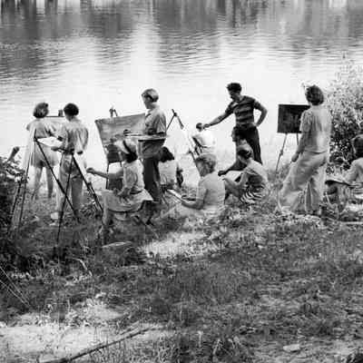 painting class by pumphouse.jpg 1MB: Dan Lutz in striped tshirt