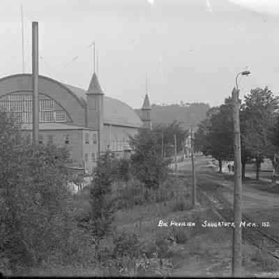 Pavilion and Hotel Saugatuck ca 1955.jpg 1.9MB