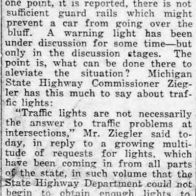 cr1947110701Accident.jpg: Russell Simmons, Ziegler, traffic lights