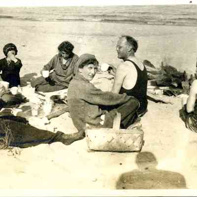 beach picnic 1915.jpg 1.8MB