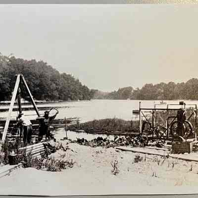 Gleasons building seawall at Moore's Creek