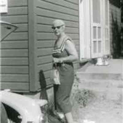Jean at Convent.jpg 95KB