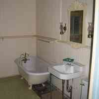          Old Bathroom_1.JPG 1MB
   